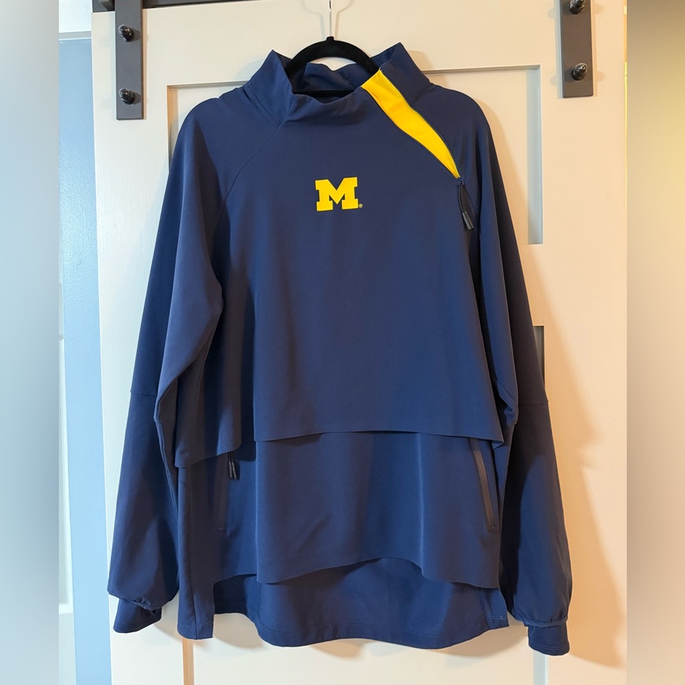 Nike Men’s University of Michigan Angled Zip Pullover Golf Jacket